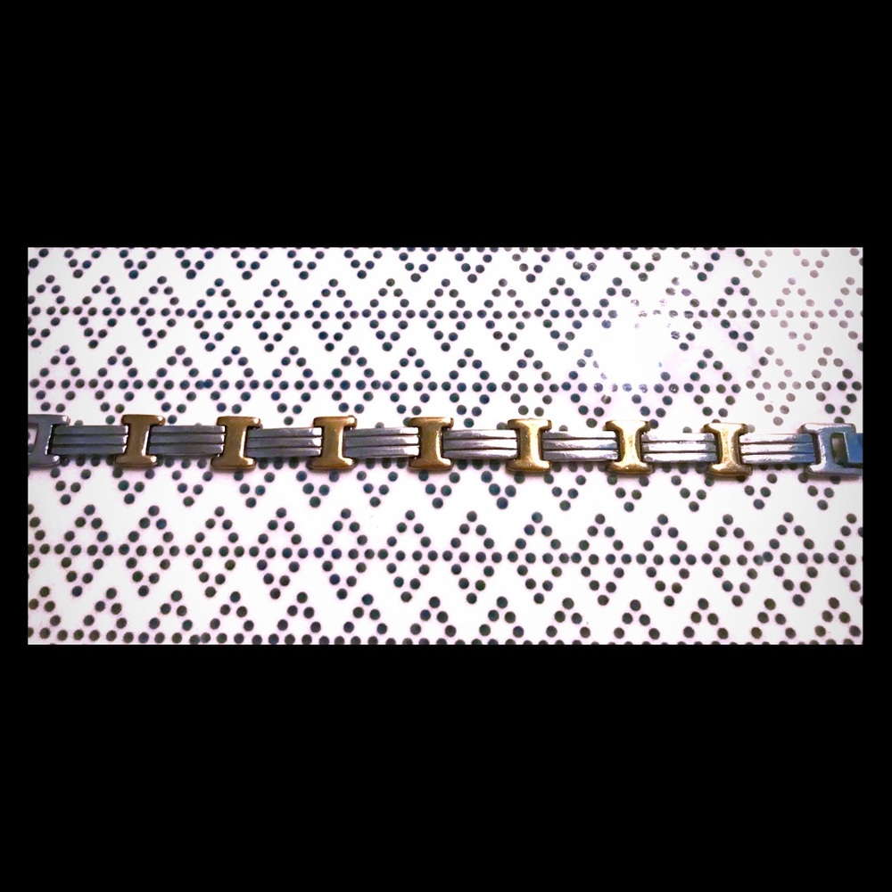 Vintage link bracelet.